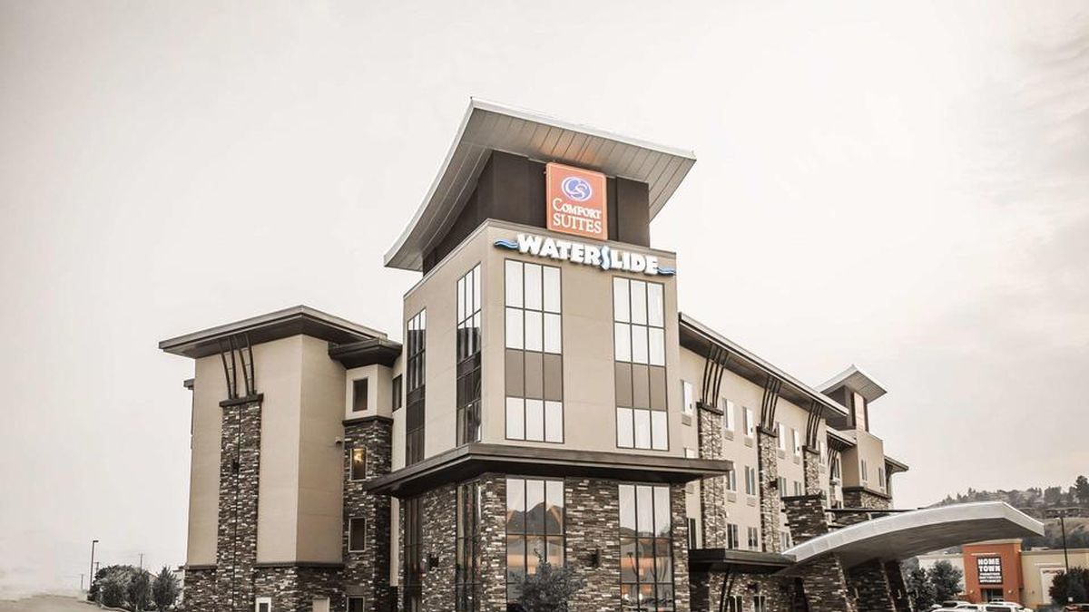 Comfort Suites Kelowna Lodgelink