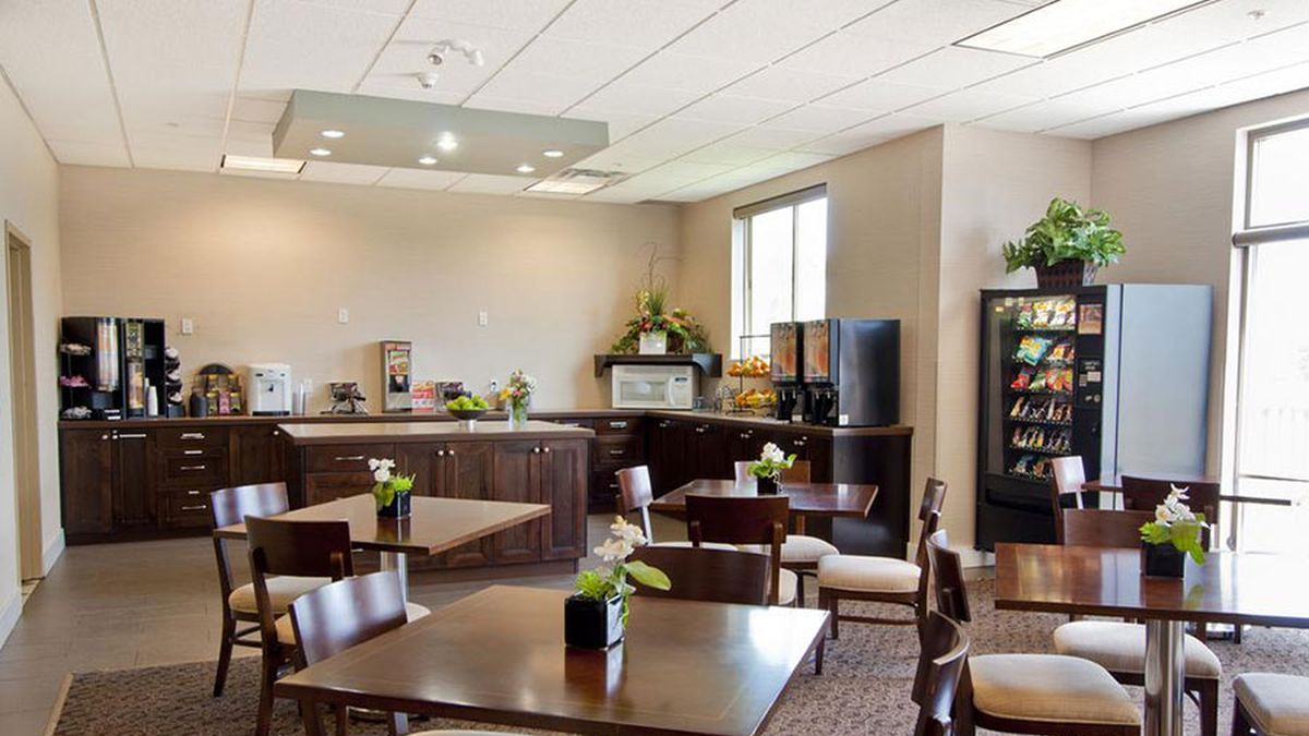 Comfort Inn Suites Surrey Lodgelink